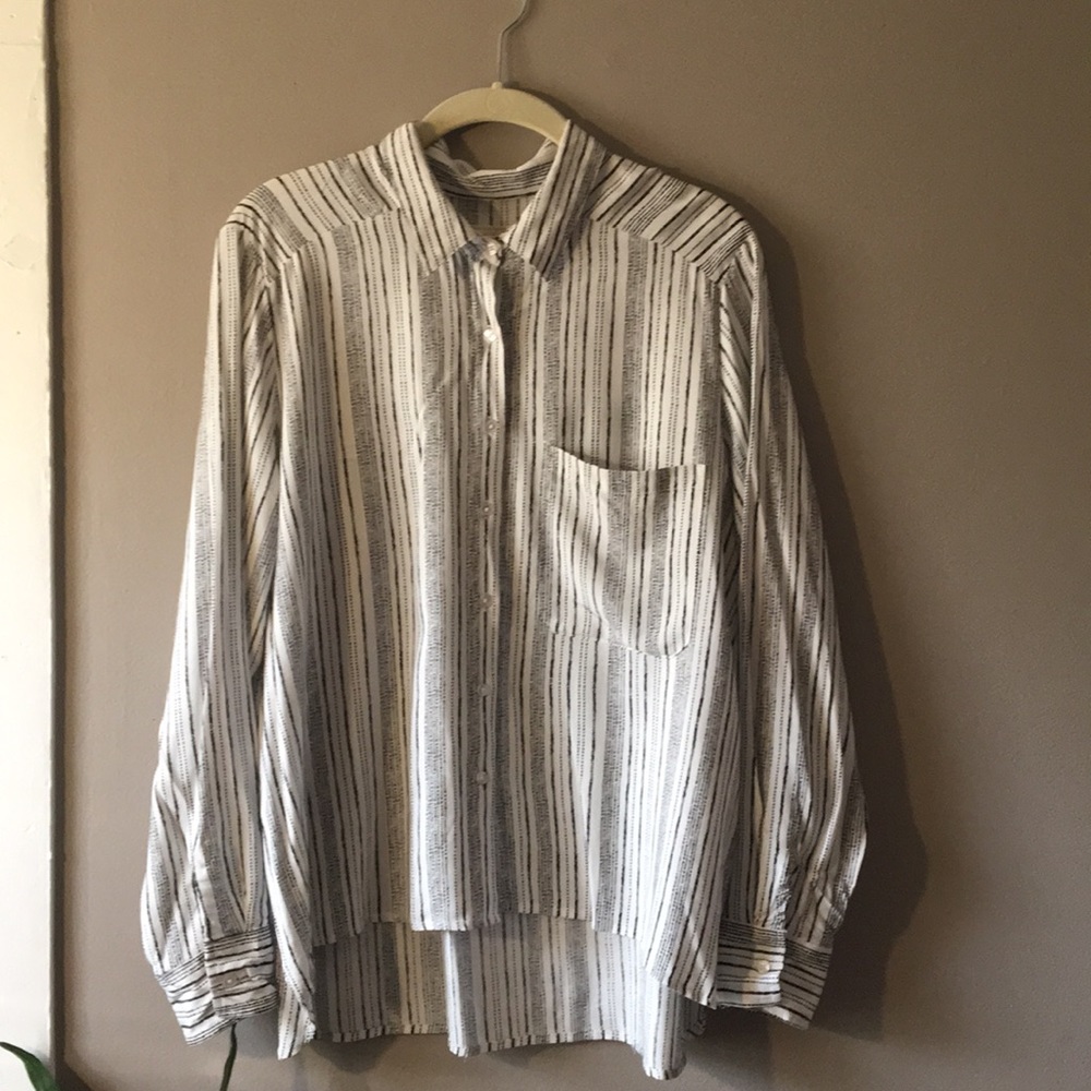 Relaxed Fit Black and White Button Down Blouse